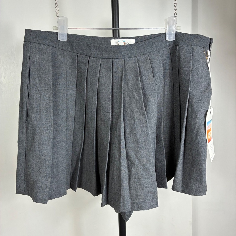 Cali 1850 Charcoal Grey Pleated Front Skort Shorts NWT Size L